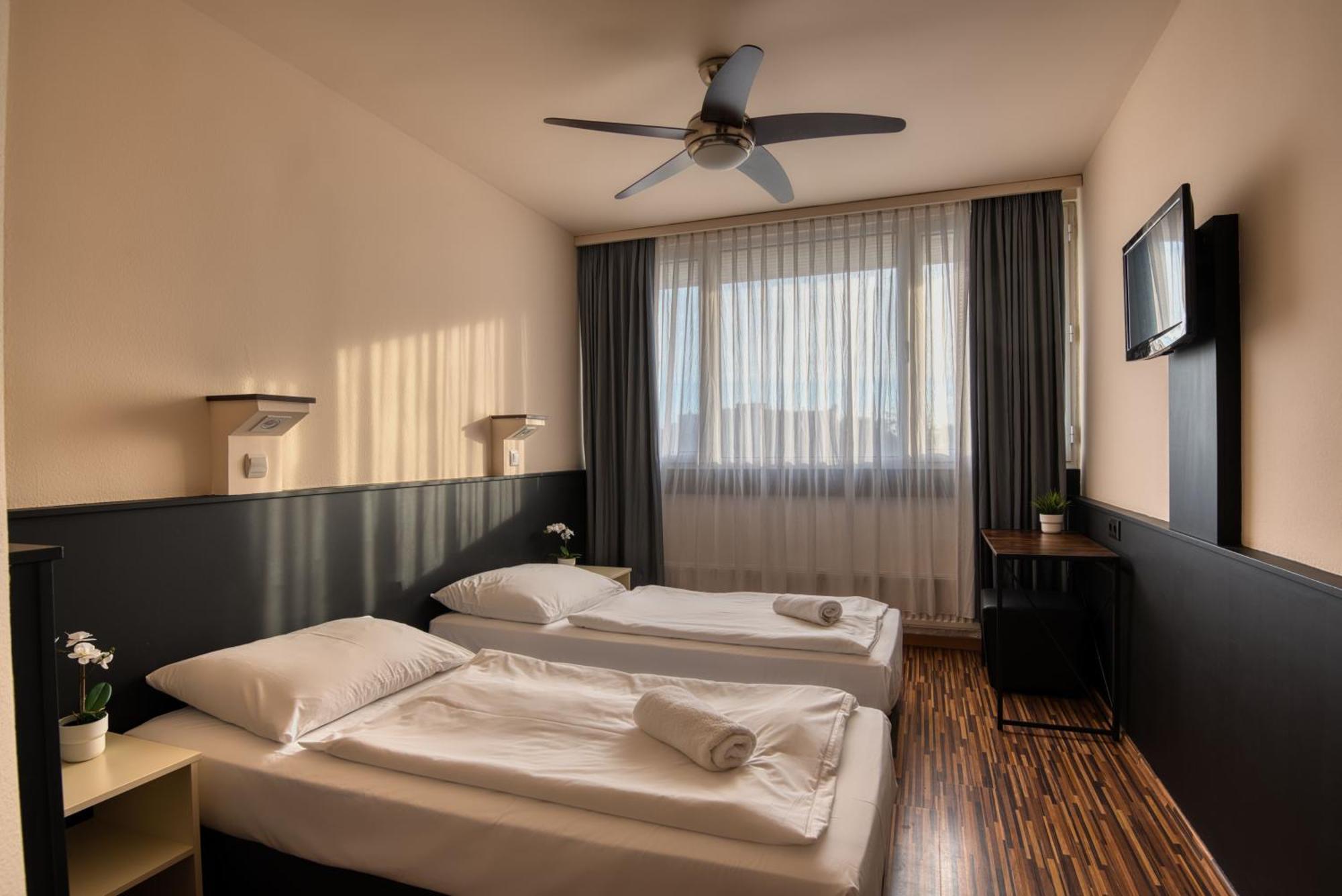 City Budget Hotel Budapest Extérieur photo